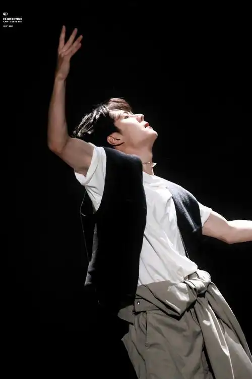 王一博电影热烈##乐华家族演唱会##王一博惊叹号舞台好热烈##这是王