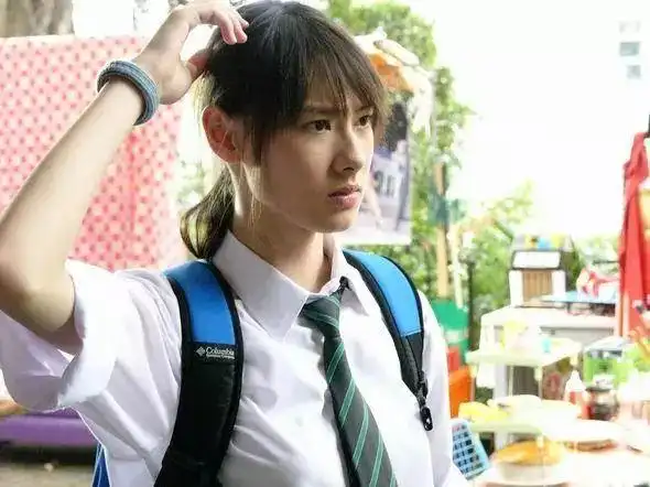 未婚妈妈梁洛施带着3个娃决定复出