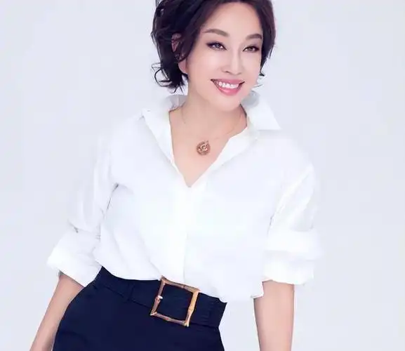 网曝刘晓庆最新照片,精致容颜令人难以置信!画皮还是妖怪?