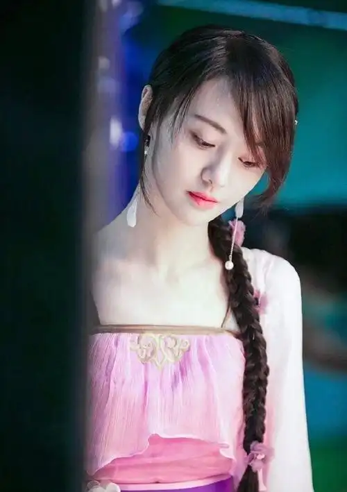 郑爽古装造型照片释出 美出新高度 淡雅不失惊艳