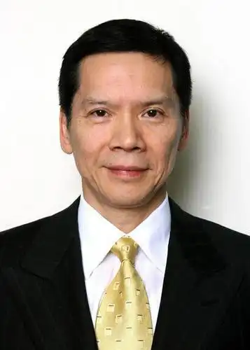 向华强和丁佩离婚仍照顾她,陈岚年轻时真漂亮能干