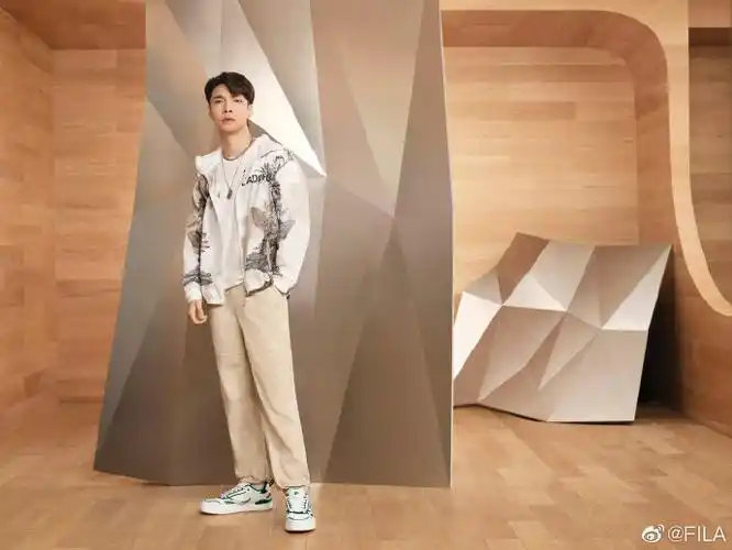 fila代言人张艺兴##fila mix主理人张艺兴##fila时尚印花