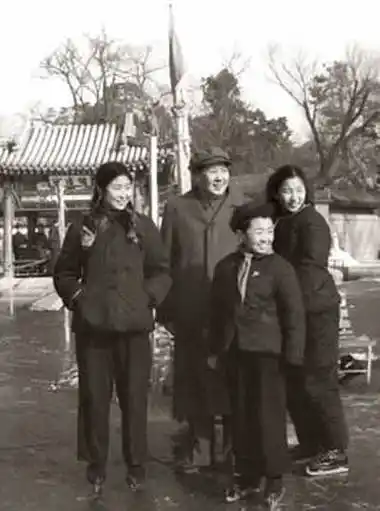 贺子珍毛泽东失去的五子女:寻毛岸红几十年无果 (16)