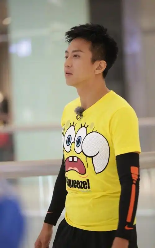 怀念以前的《奔跑吧》,邓超作为跑男队长,为什么人气最高?