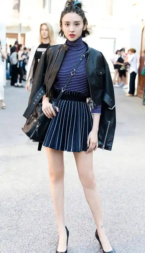 唐艺昕的高跟鞋美图_美女_明星_黑色