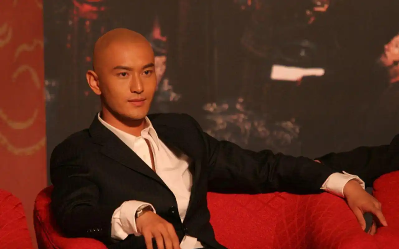 黄晓明光头也这么帅气啊!这颜值太扛打了