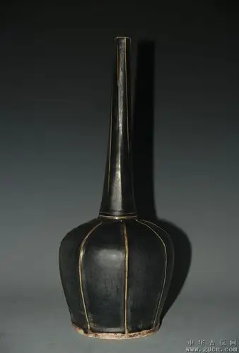 宋定窑黑釉黑定瓜棱长颈瓶44x17厘米