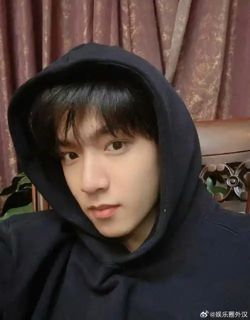 刘耀文四年前后对比##刘耀文四年前四年后对比