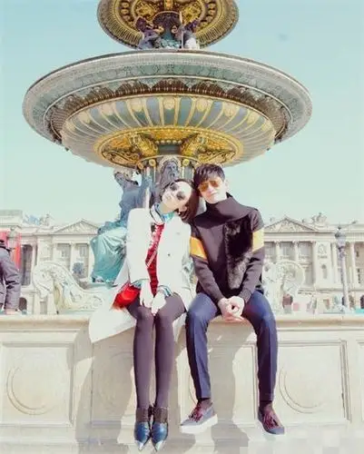 张翰娜扎游日本如此恩爱 曝两人同行看房或年底结婚