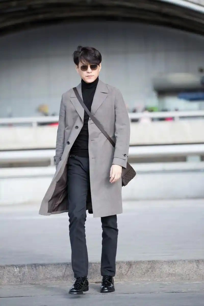 靳东机场街拍 时髦风衣气场十足_高清图集_新浪网