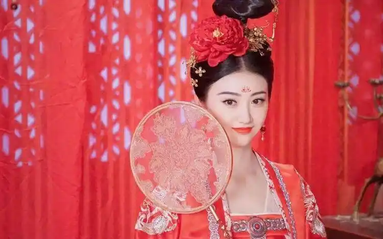 沉香如屑定妆照曝光景甜暴瘦10kg仙气十足颜值更高了