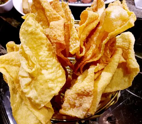 炸豆皮:每天要保证有足够的蛋白质摄取,豆皮少不了.