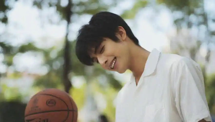 万万没想到,宋威龙在剧里是大哥,在剧外竟然是害羞的小绵羊?