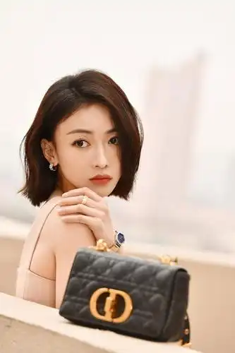 吴谨言20210309图频集迪奥活动