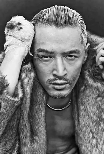 胡歌颓废沧桑风痞帅黑白写真图片69