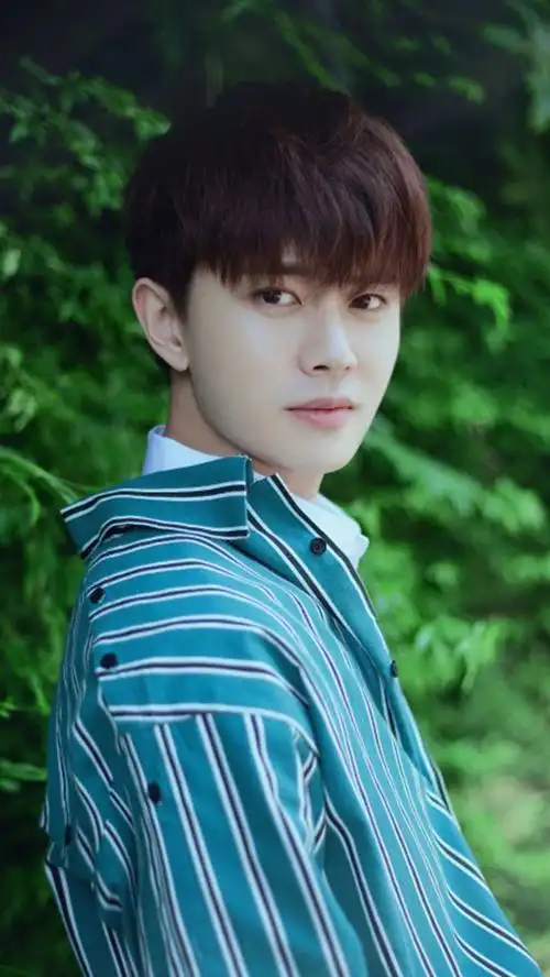 国超哥哥任嘉伦精选手机壁纸照片