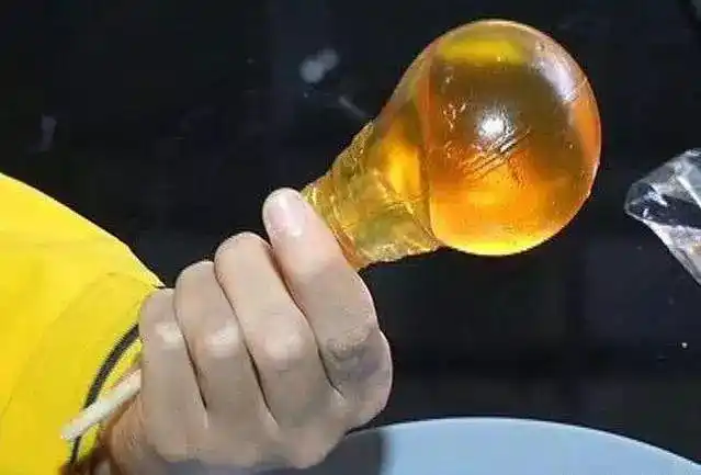 世界上最奇葩的"棒棒糖":图2可能会流血,图3塞到嘴里拔不出来