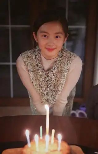 黄磊女儿黄忆慈被同学爆料:本人没照片漂亮,每天郁郁寡欢