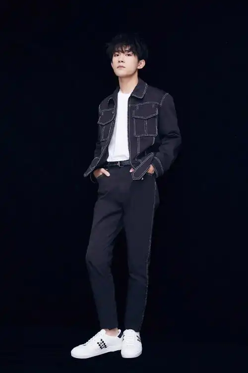 易烊千玺图片 易烊千玺帅气图片