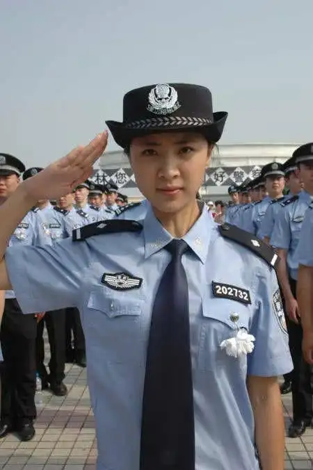 头号警花王菲被抓背景深厚上过春晚最后为何落得如此下场