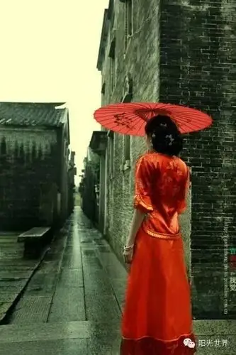 故乡雨巷油纸伞