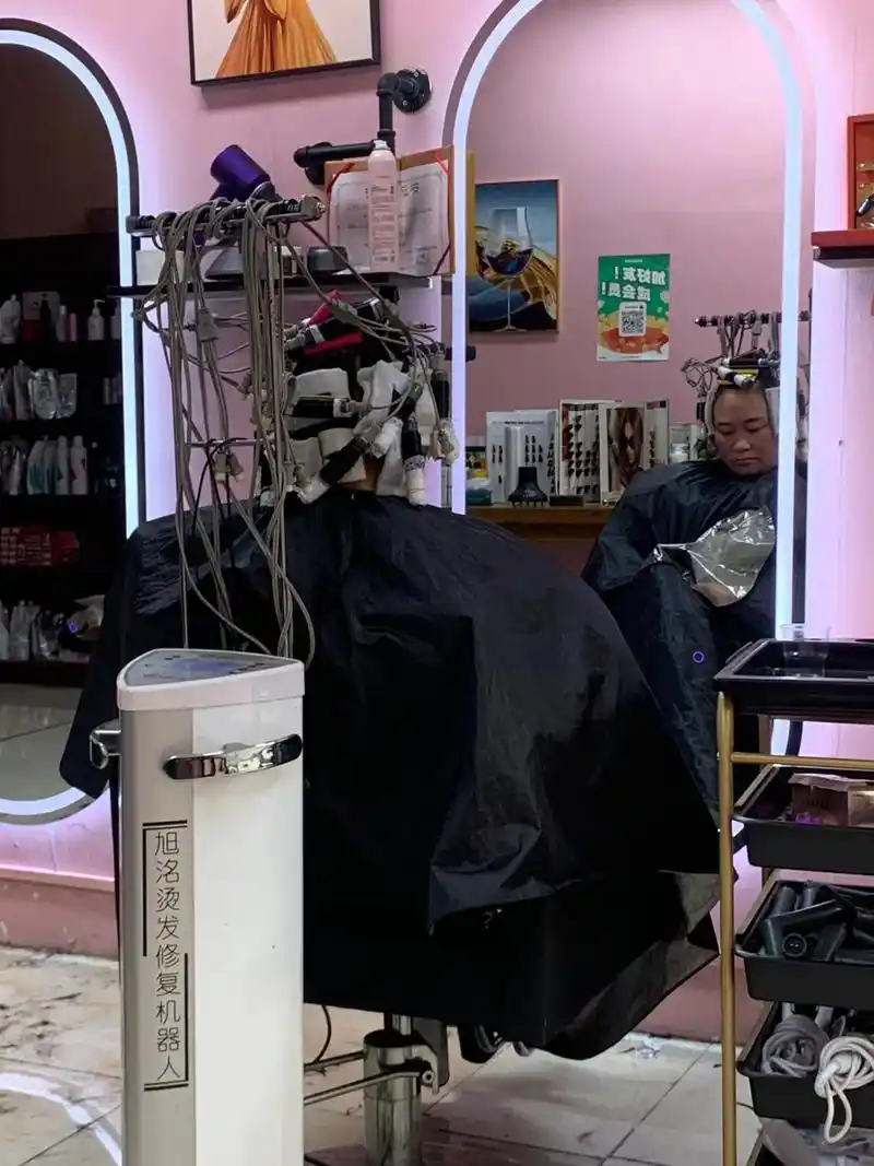 免打理烫发自然吹干效果 #店内实拍视频 昨天做好的作品有喜 - 抖音