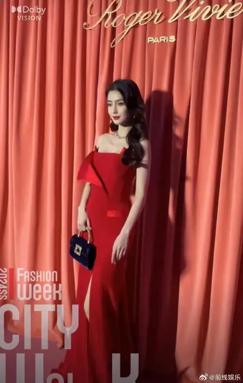 #angelababy好明艳##angelababy红色高定礼服#