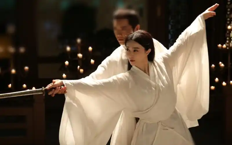 古代有佳人,绝世而独立,范冰冰