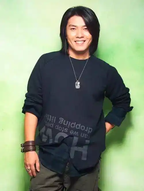 阿杜与相恋20年的女友结婚,直言自己的恋爱保鲜剂