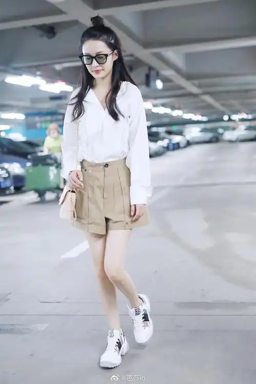 9.11 李沁(机场街拍)