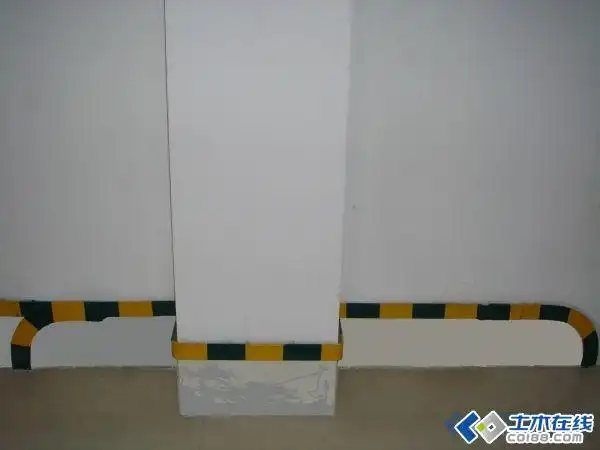 配电室及电井接地扁钢固定问题