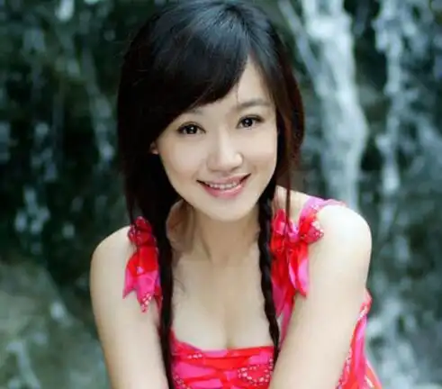 图薛佳凝哈妹粉红女郎图片元气满满低调恋爱高调工作显独立