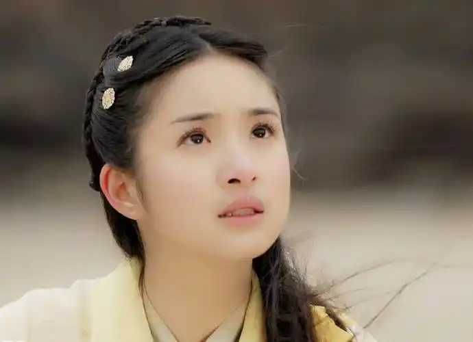 文章图片文章图片说起林依晨 , 相信许多的人都不陌生吧 , 她年轻时