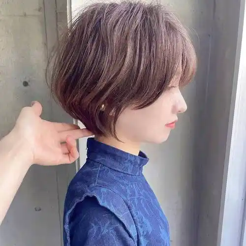 今年流行"四好"层次短发,立体蓬松很精致,适合大多数女性|发型|减龄