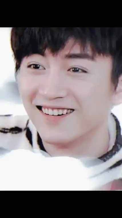 偶然窥到你情有波动的眉眼,便觉欢喜9393 陈晓 治愈系笑容-度小视