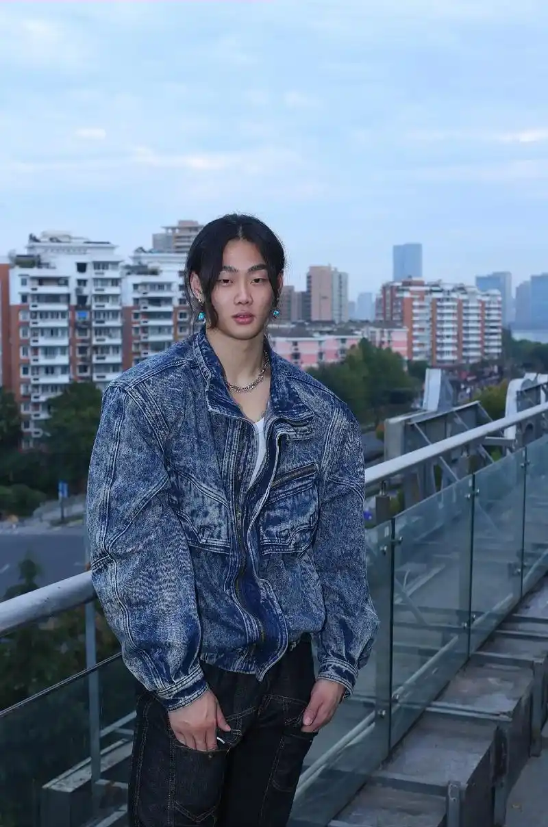 优越感哪里的 有链接吗 最近很自卑.#痞帅 #长发男生 #帅哥