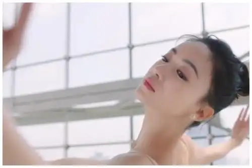 30岁吴谨言跳芭蕾舞,绷脚的那一刻,才知9年舞龄的实力