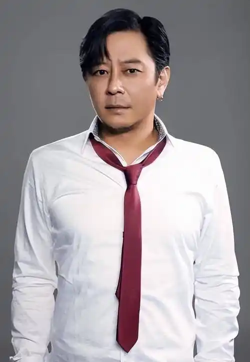 原创天王高手王杰用一生来治愈悲惨童年为初恋写下感人的歌曲