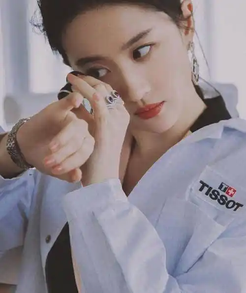 原创刘亦菲的这些照片,连她的资深铁粉都没见过!_美貌_茜茜_显得