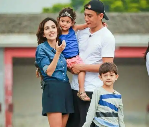 靳东_伴侣_江珊