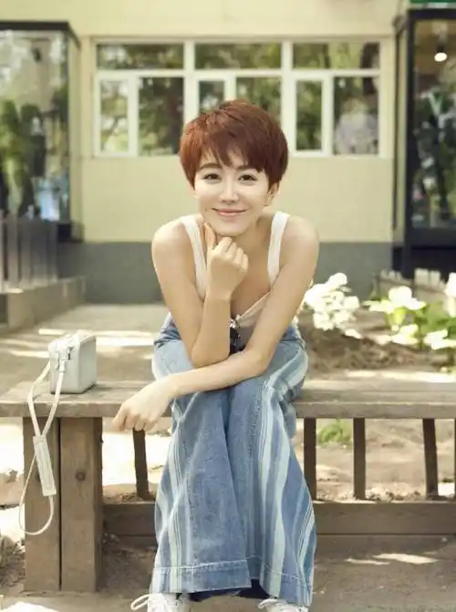 图集:公主依然少女范,无可挑剔的美,姜妍_身材_长发_短发