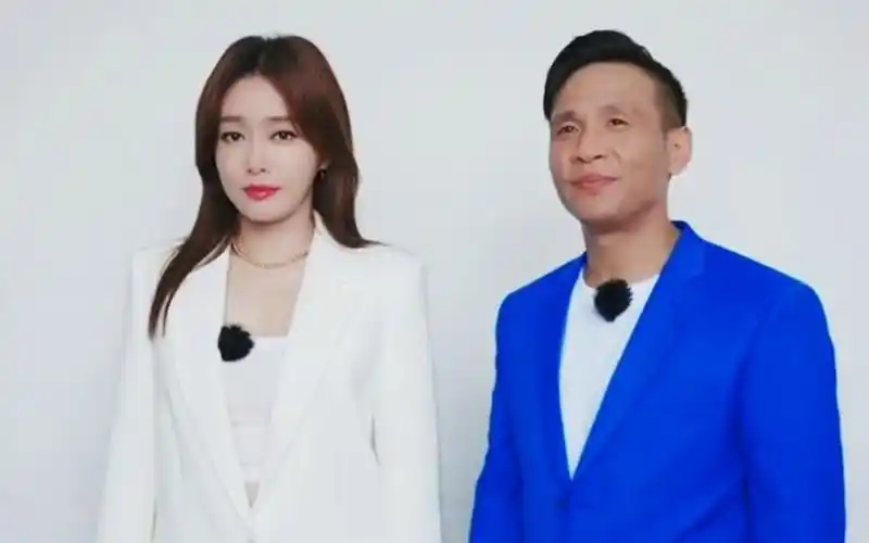 秦岚宋小宝罕见同框晒视频,互动亲密超默契,网友调侃是最配的cp