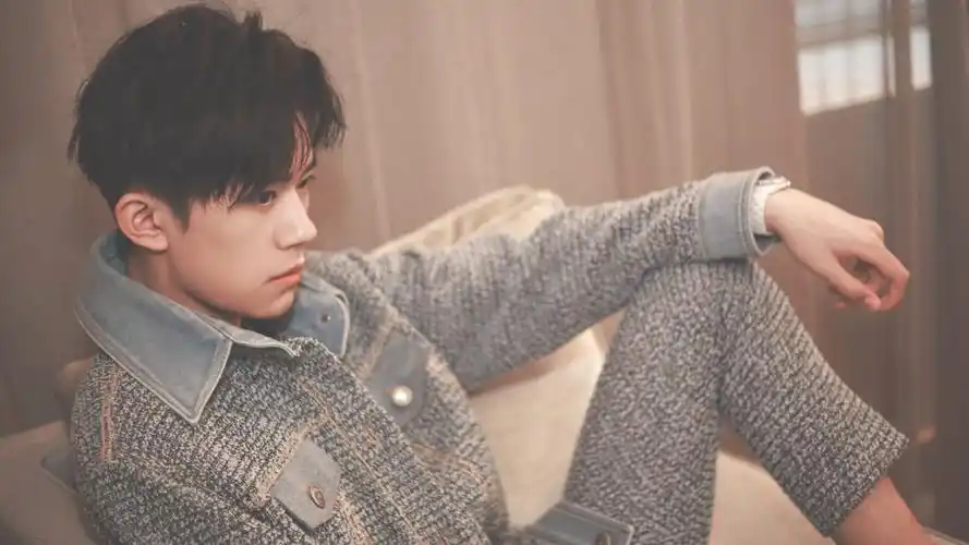 易烊千玺 #tfboys 美国纽约格莱美之行 高… - 堆糖,美图壁纸兴趣