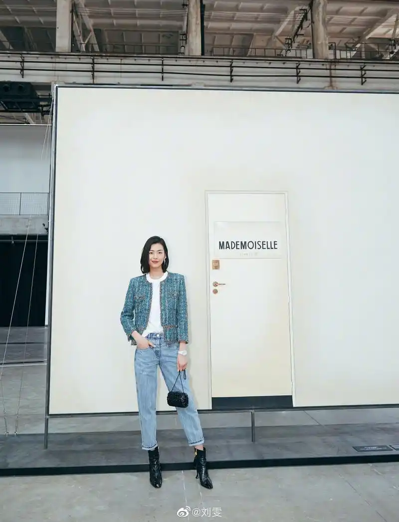 大表姐刘雯的夏日日常穿搭,可借鉴性可以说是棒极了!