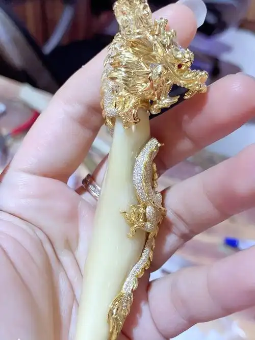 仿虎牙包金镶钻老虎爪熊爪k金定制款吊坠