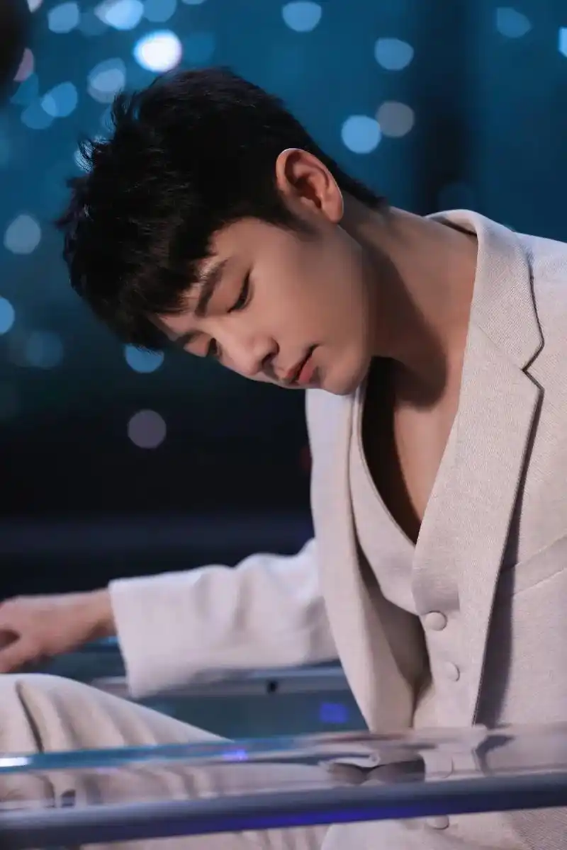 是战战呀#人间理想肖战 #肖战顺顺利利 #向全世界安利最好的 - 抖音