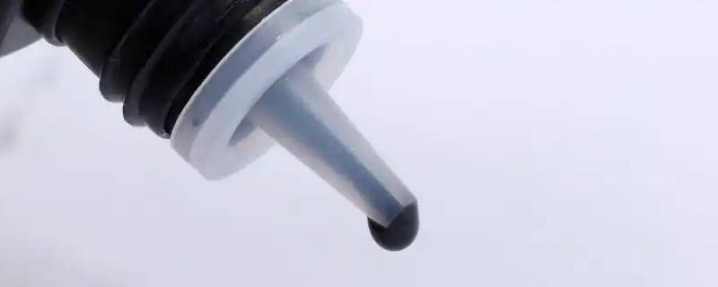 嫁接睫毛胶水凝固了怎么化开嫁接睫毛胶水拉丝了怎么办