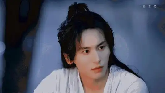 不过,就周子舒的出场造型来看,他真的和美少年没有什么关系.