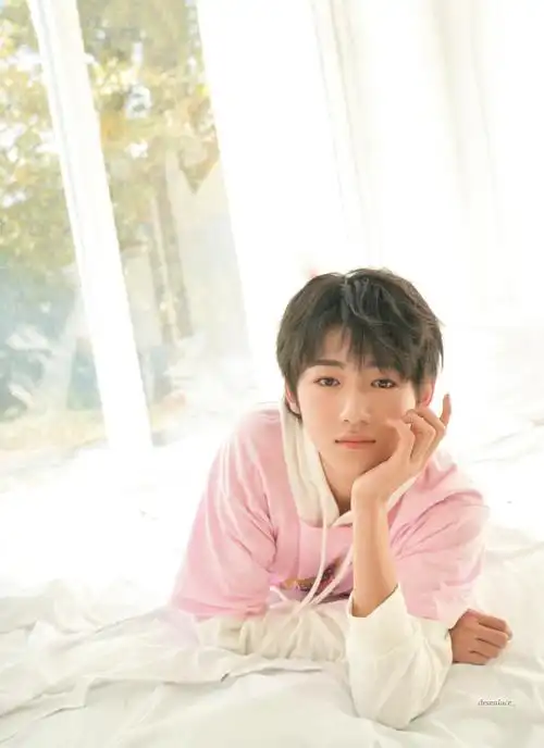 宋亚轩2020台历扫图存档