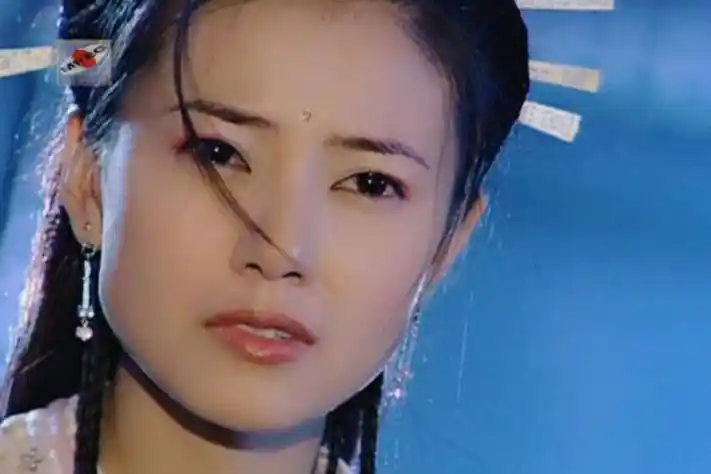 都演"周芷若",把周海媚,高圆圆和佘诗曼放一起看,差别出来了_倚天屠龙